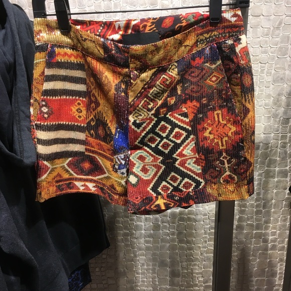 le superbe sequin patchwork shorts - Picture 9 of 10